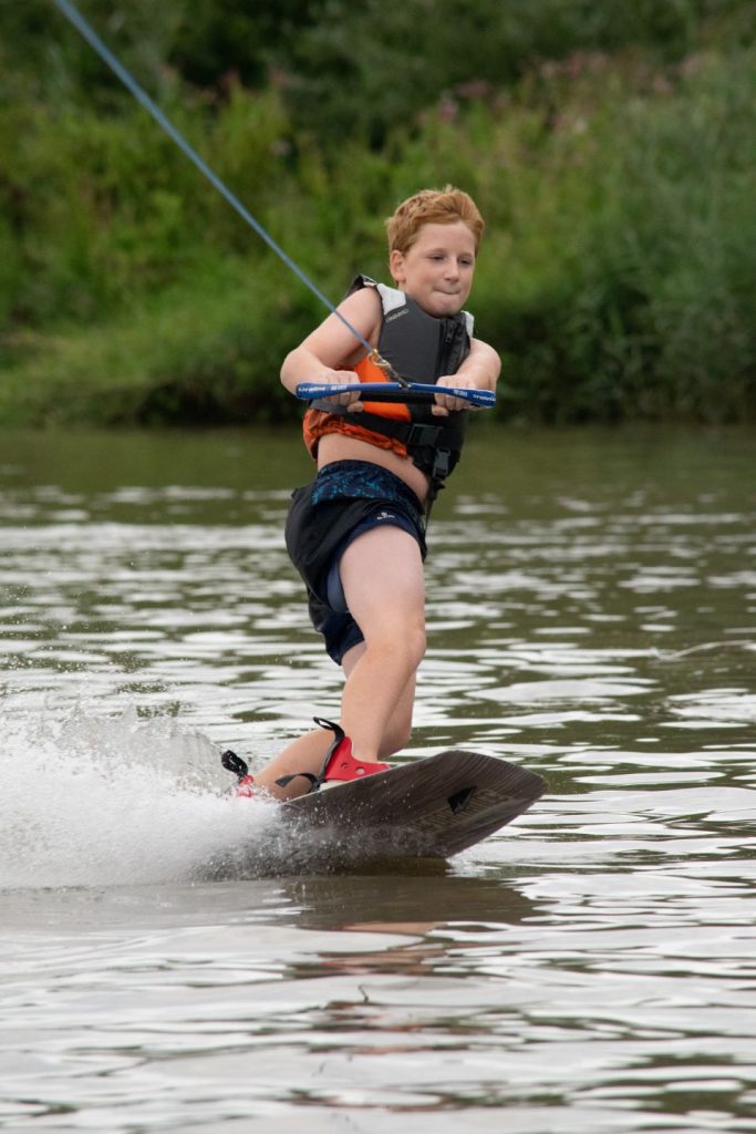 kids wakeboard sbdd Tielrode plezier